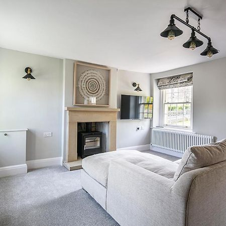The Belle - A Lovingly Converted Grade II Listed Home From Home In 贝克韦尔 外观 照片