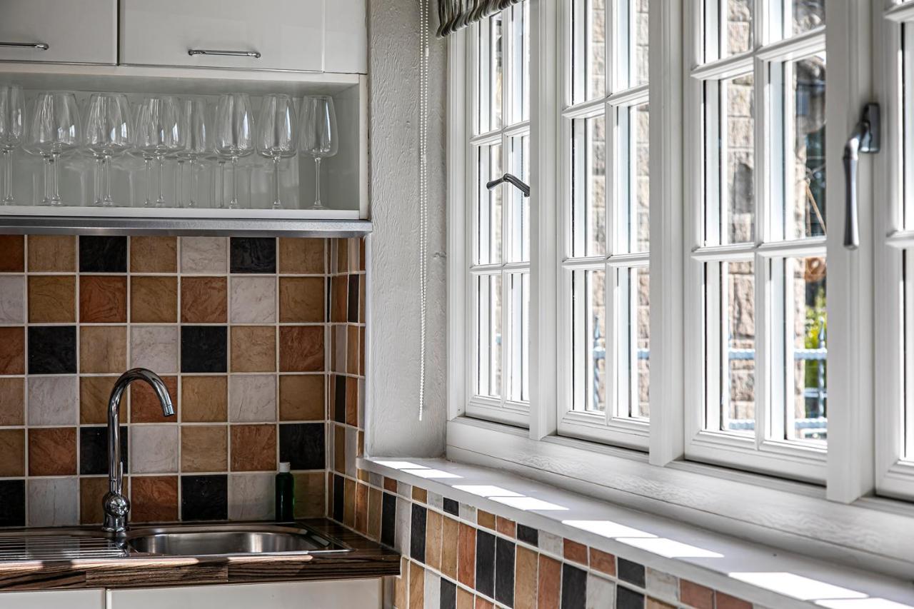 The Belle - A Lovingly Converted Grade II Listed Home From Home In 贝克韦尔 外观 照片
