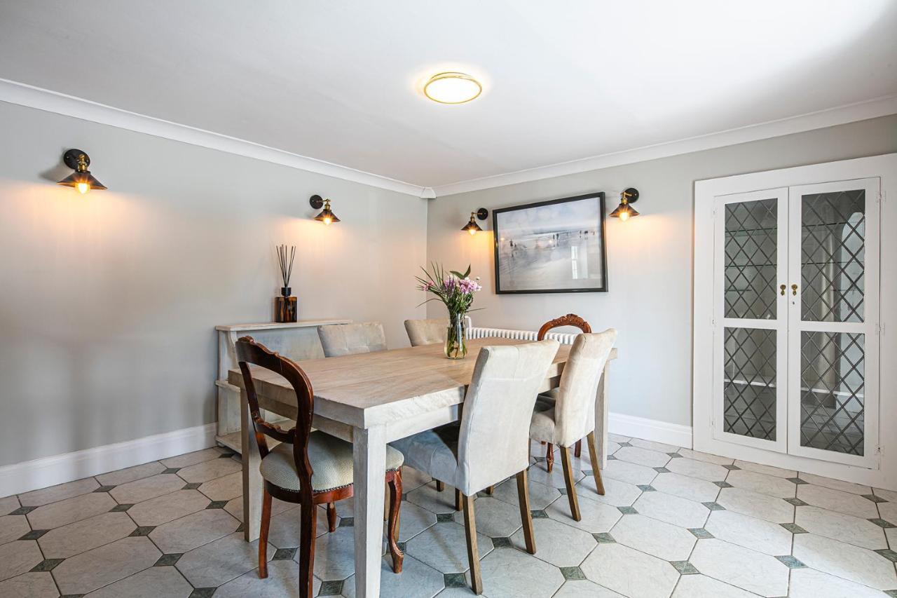 The Belle - A Lovingly Converted Grade II Listed Home From Home In 贝克韦尔 外观 照片