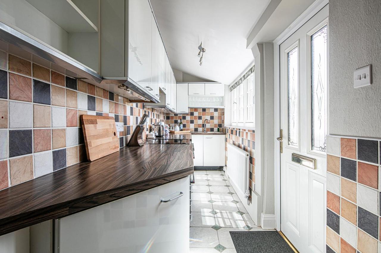 The Belle - A Lovingly Converted Grade II Listed Home From Home In 贝克韦尔 外观 照片