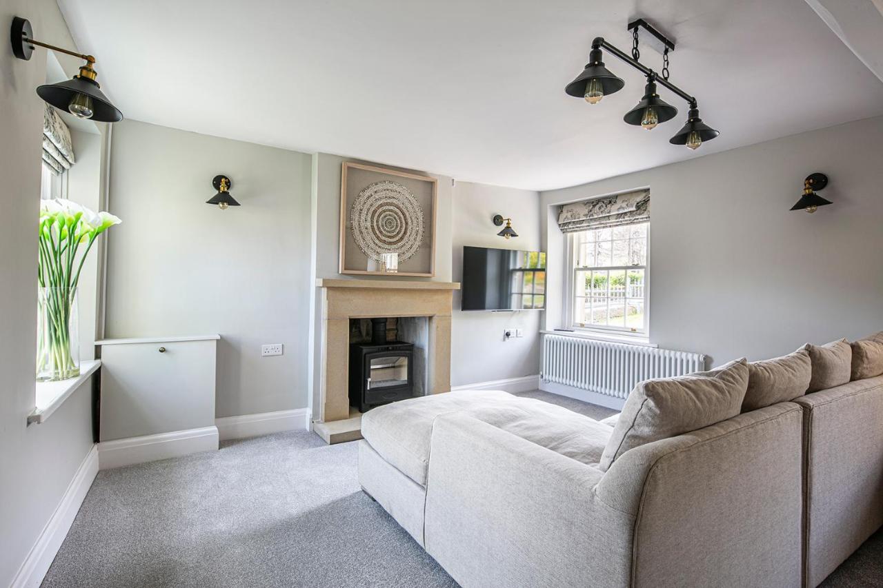 The Belle - A Lovingly Converted Grade II Listed Home From Home In 贝克韦尔 外观 照片